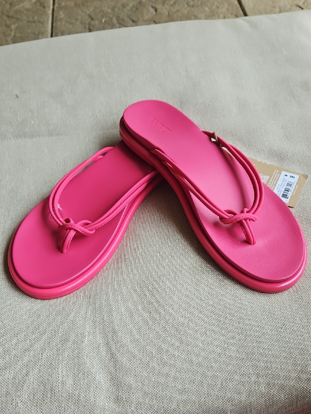 Sz 9- Olukai AKA Strappy Thong Flip-Flops, Pink Plumeria- NWT Beach, Resort